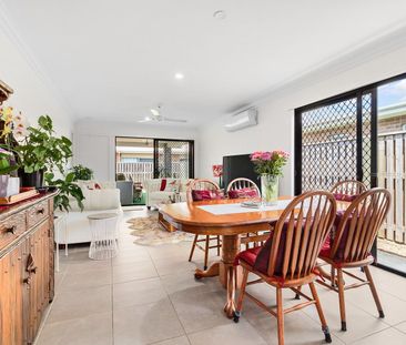 Modern Family Home! - Photo 4