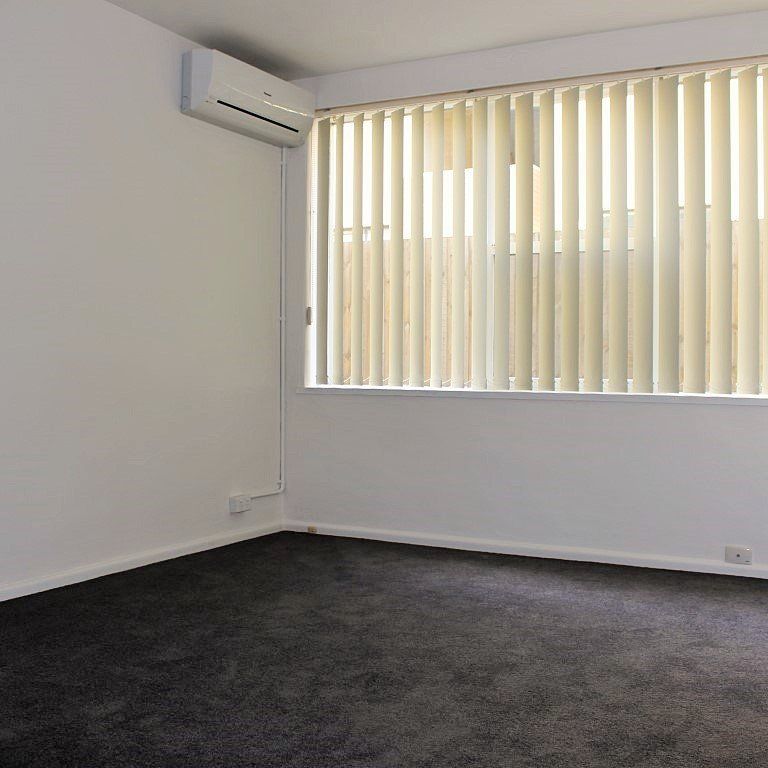 Two Bedroom Ground Floor Apartment in Ideal Location. - Photo 1