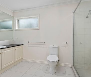 5 Sweyn St, Balwyn North VIC 3104 - Townhouse For Rent | Domain - Photo 3