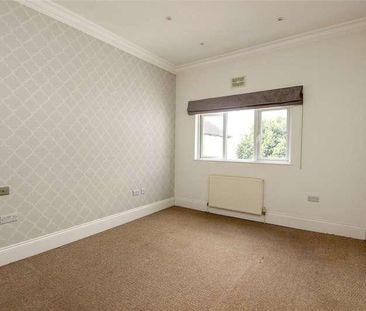 Marine Avenue, Westcliff-on-sea, Essex, SS0 - Photo 4