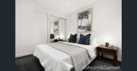 A Sunny Slice of Courtyard Seclusion - Photo 2