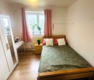 Room in a Shared Flat, Christie House, SE10 - Photo 4