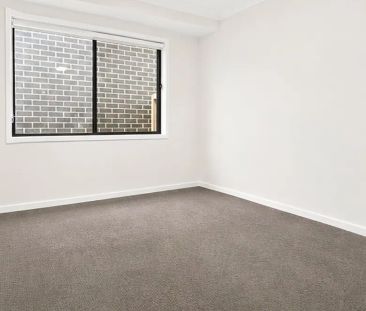 Comfortable Living with Modern Features! - Photo 4