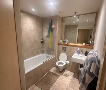 Room in a Shared Flat, Devell House, M14 - Photo 3