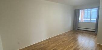 Beautiful and spacious 2bdrm steps to Metrotown - Photo 2