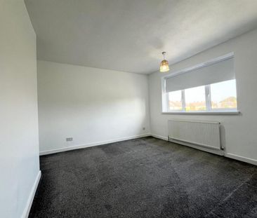 3 Bedroom House - Mid Terrace To Let - Photo 4