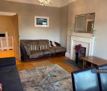 3 bedroom flat to rent - Photo 3