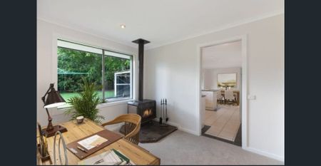 Spacious Family Home! - Photo 5