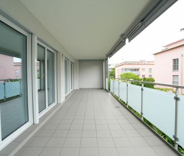 Helle und moderne 5.5-Zimmerwohnung mit Cheminée und grossem Balkon - Photo 5