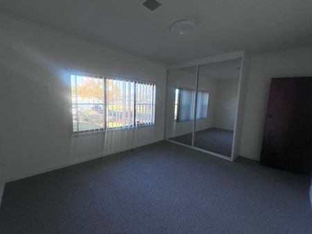 Cozy Two Bedroom Home - Photo 3