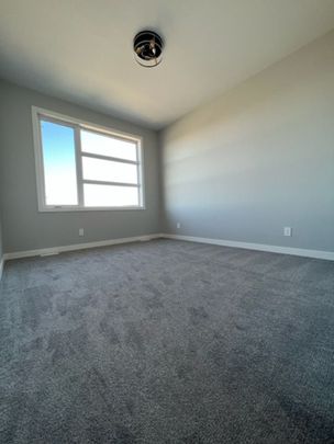 Brighton - 3 Bedroom/2.5 Bathroom Home - 860 Brighton Gate - Photo 1