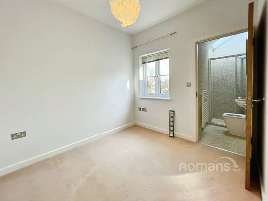 Claremont, 90 Chobham Road, Ascot, SL5 - Photo 1