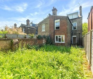 Spacious 3 bedroom garden property located new Archway tube station - Photo 1