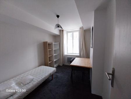 Location Appartement 3 Pièces 61 m² - Meublé - Photo 2