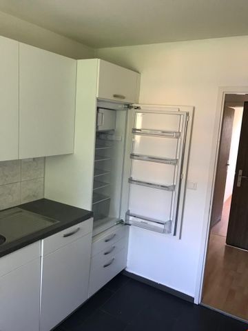 Herrliche 4-Zimmerwohnung mit eigener Waschmaschine und Balkon zu vermieten!! - Photo 2