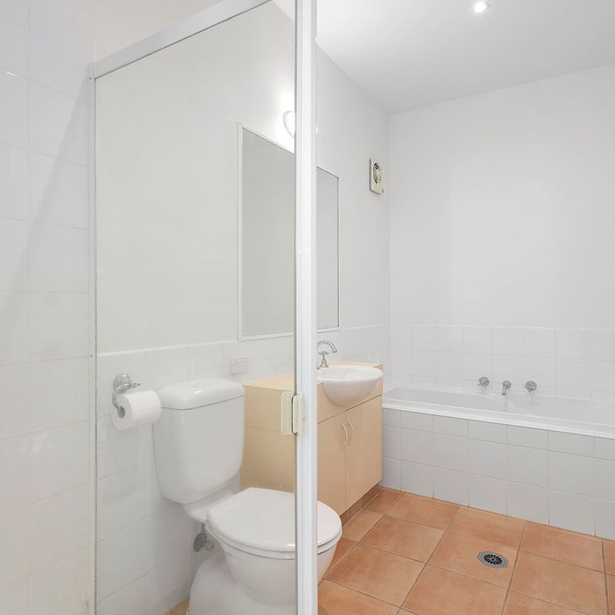 10/56 Beach Road, Hampton VIC 3188 - Apartment For Rent | Domain - Photo 1