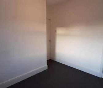 2 bedroom property to rent in Grimsby - Photo 3