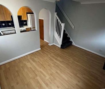 Charming One-bedroom Cluster House With Private Remote Garden &#;, LU2 - Photo 4