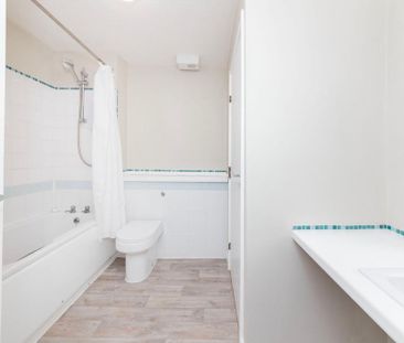 2 bedroom flat to rent - Photo 6