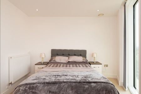 2 Bed Flat, High Street, E15 - Photo 4