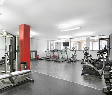 3333 West Jean Talon Street, Montréal, QC - Photo 2