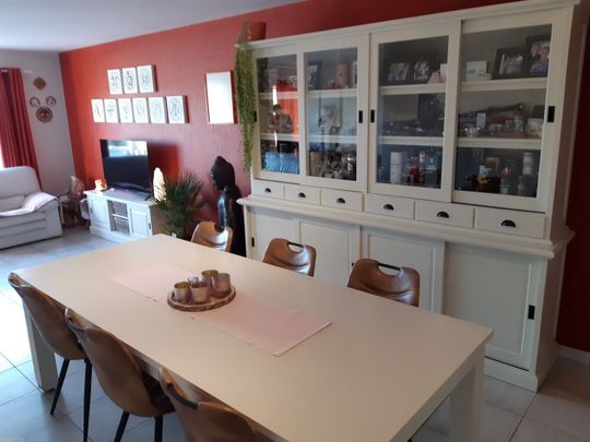 Ruime woning (4 slaapkamers) met garage - Photo 1