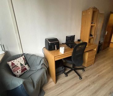 1 Zimmer voll möbliertes Appartement, 19 qm im 2. OG mit, in Toplag... - Photo 2