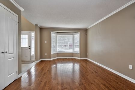 For Lease - 1337 Goldhawk Trail, Oakville, Ontario - Photo 3