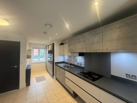 3 bedroom House To Let - Photo 5