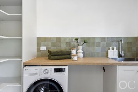 Open the door to easy-care living with entertaining appeal - Photo 4
