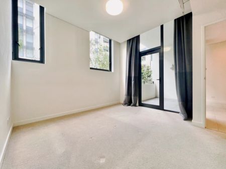 1 bed 1 bath-Downstairs - Photo 2