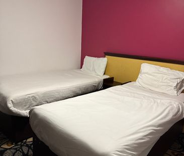 Room 215, SimplyStay Lincoln Road, Skegness, Lincolnshire, PE25 2EA - Photo 1
