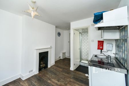 Studio to rent - Photo 5