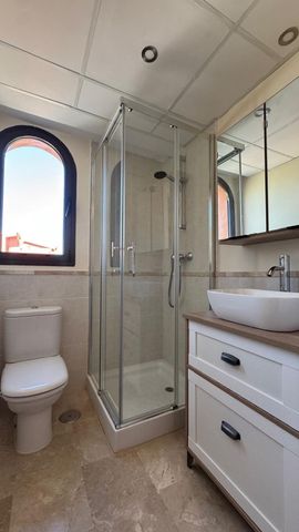 Middle Floor Apartment in Estepona - Photo 4