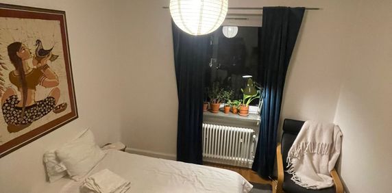 Möblerat rum mot innergård uthyres i 2,5-rummare vid Nobel i Malmö - Photo 2