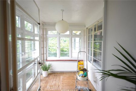 Christchurch Place, Christchurch Mount, Epsom, Surrey, KT19 8RS - Photo 4