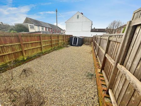 4 bedroom house to rent - Photo 2