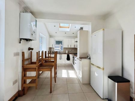 Darwin Road, London, W5 4BB - Photo 4
