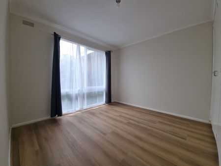 2 Bedroom Unit Freshly Renovated inside - Photo 2