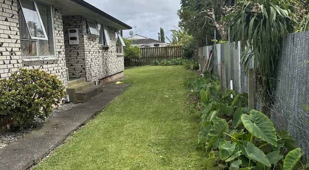 Large family home in Otara - Photo 1