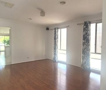 Family Home for Lease – 7 Amity Way, Cranbourne West - Photo 1