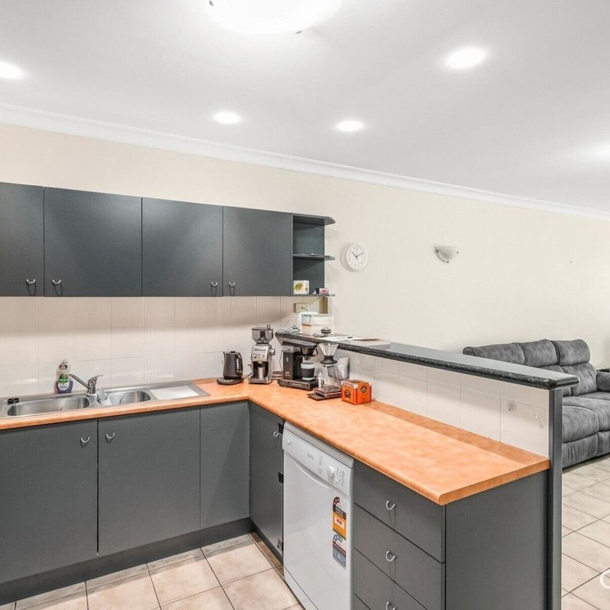 White Rock - Photo 1