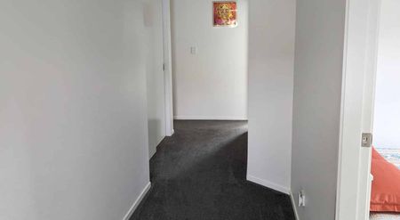 Wallaceville Estate, 3 Bedrooms - Photo 4