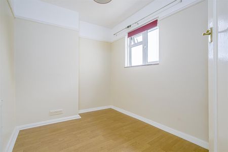 To Let 2 Bed Apartment - Photo 3