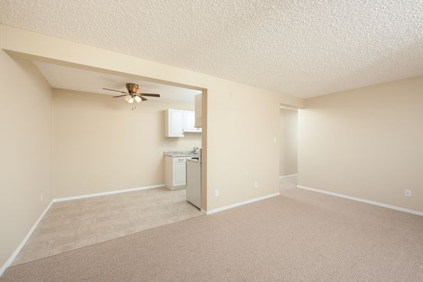 Fernwood Apartments - Photo 1