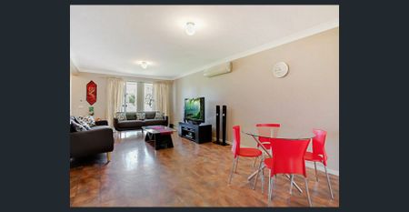 Family Living - Photo 5