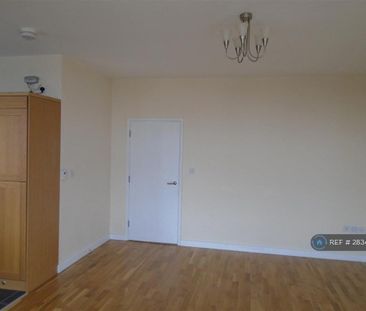 1 bedroom flat to rent - Photo 6