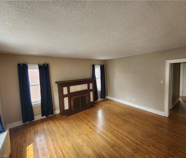 For Lease - 4865 SIMCOE Street, Niagara Falls, Ontario - Photo 1