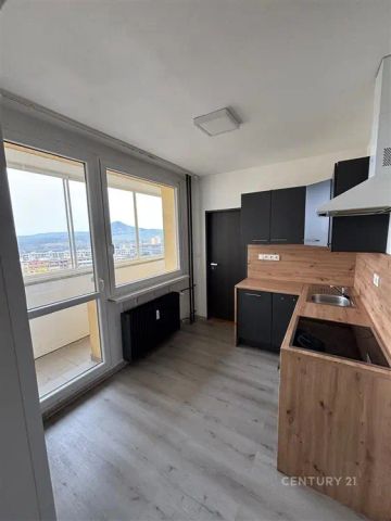 Pronájem bytu 3+1 69 m - Fotografie 4