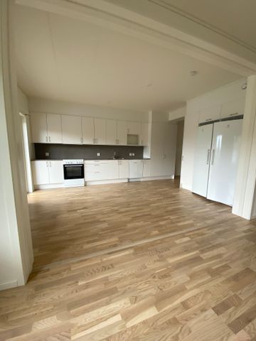 Rosendalsvägen, Stallarholmen - Photo 2